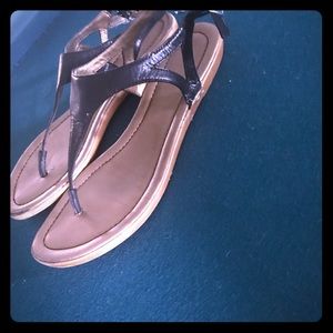 Black strappy sandals flats